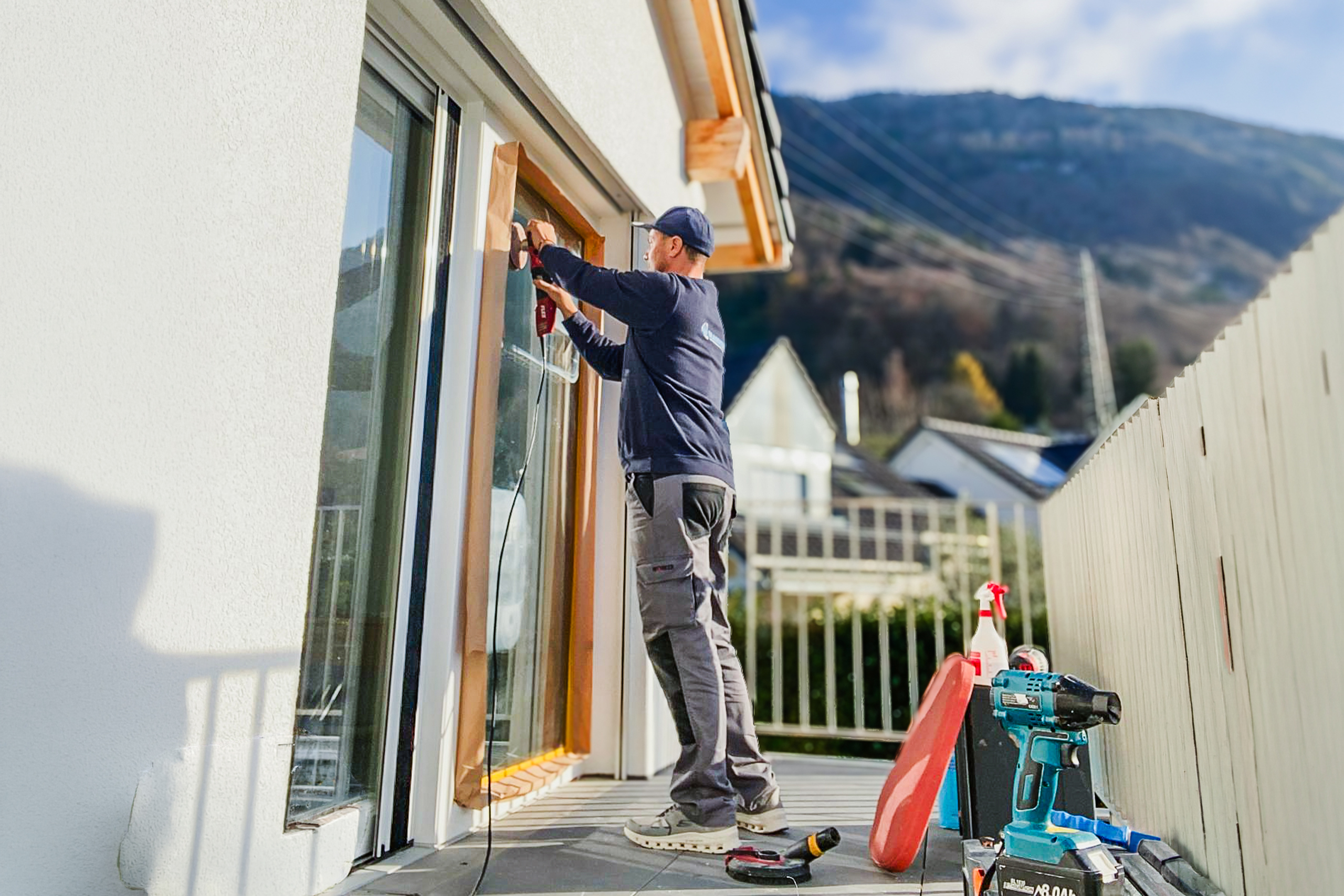 Professionelle Aufbereitung einer Glasoberfläche durch GLASSRESQ